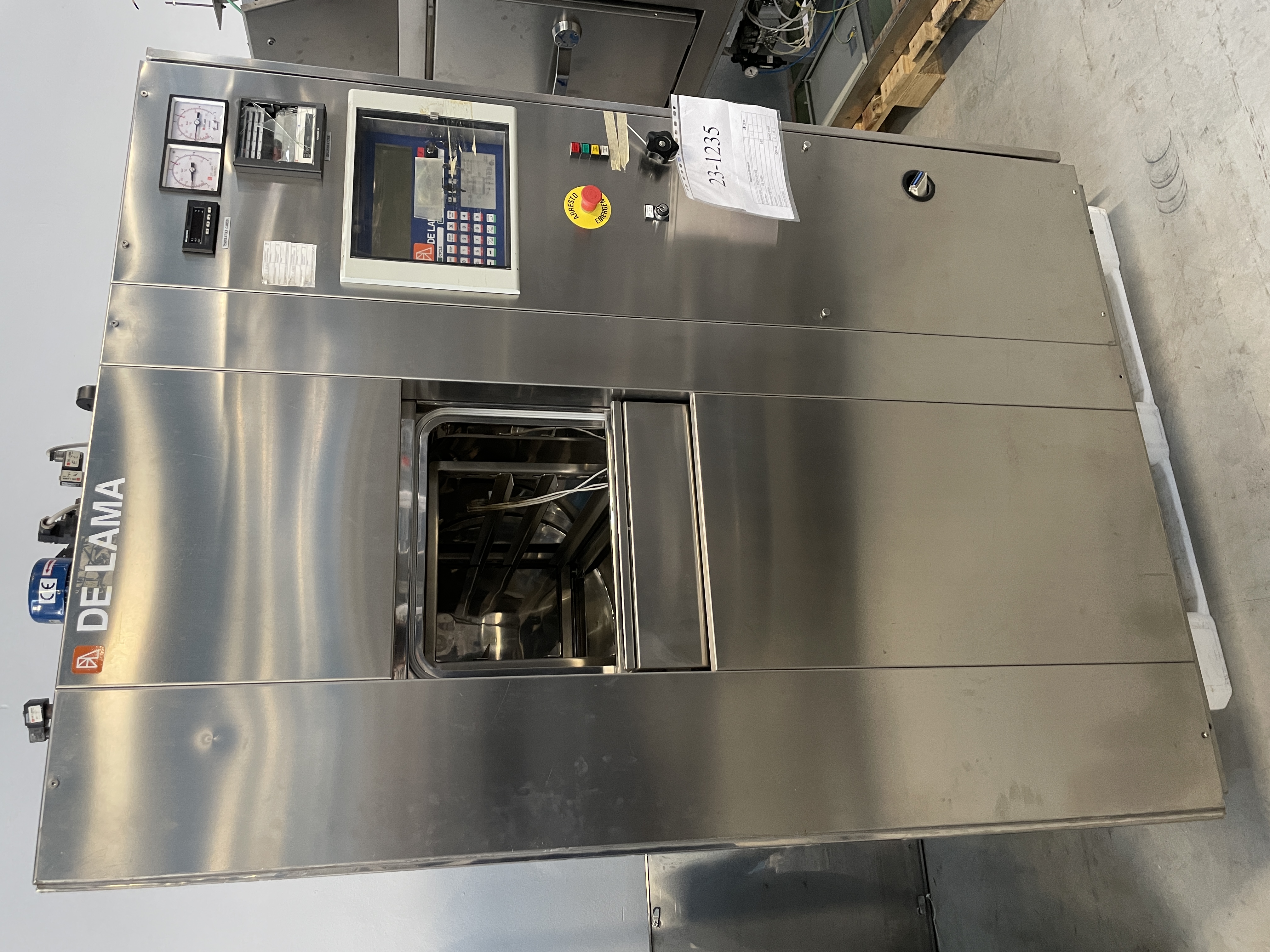 DE LAMA Autoclaves/Sterilizing Ovens/Freeze Dryers DE LAMA One door only