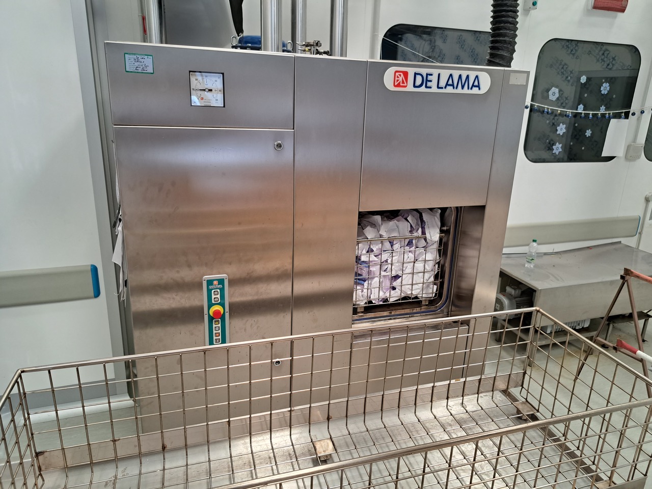 DE LAMA Autoclaves/Sterilizing Ovens/Freeze Dryers DE LAMA DLOV